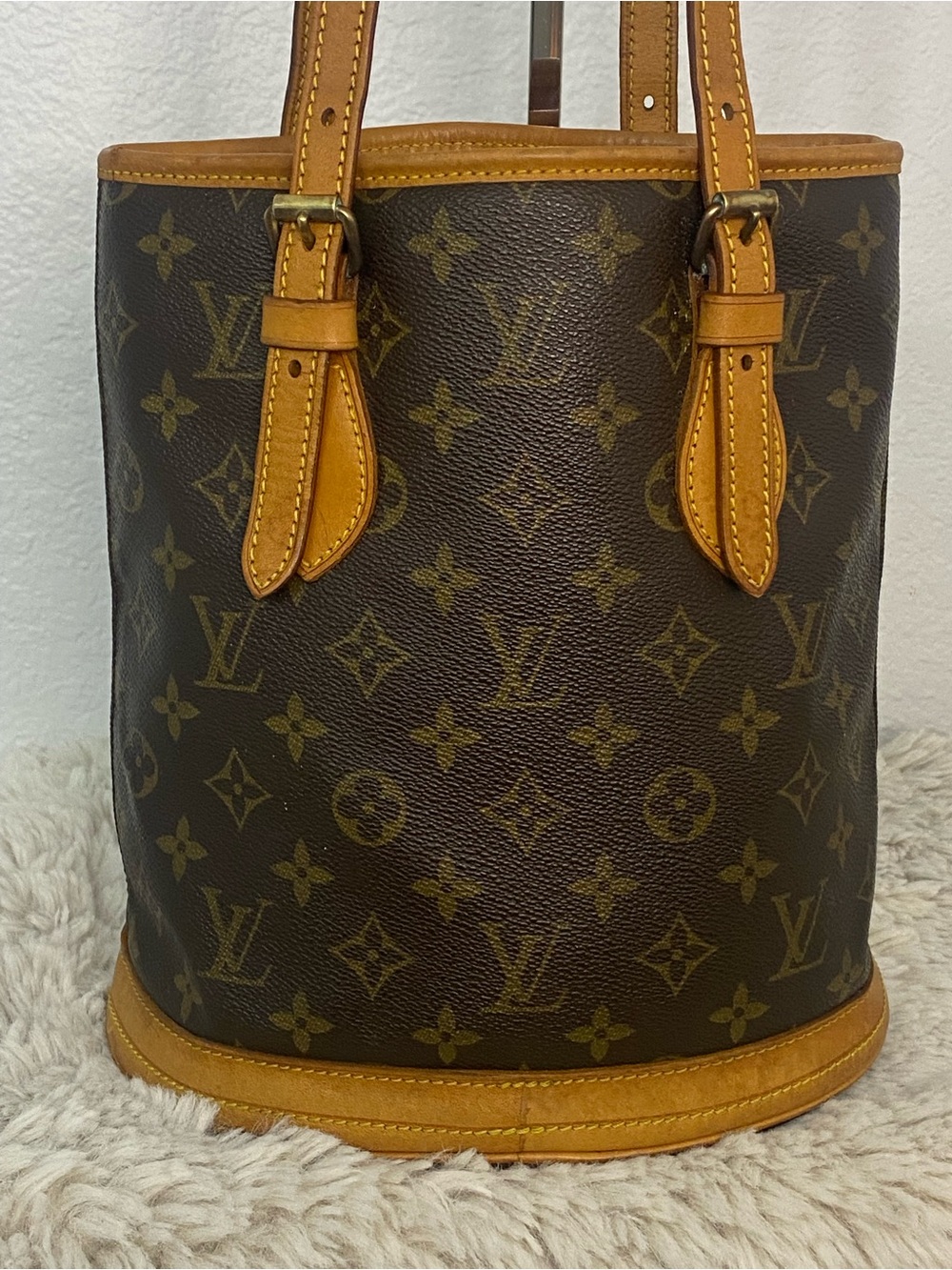 Louis Vuitton Monogram Vintage PM Bucket Bag in Brown and Tan Leather - Picture 4 of 16